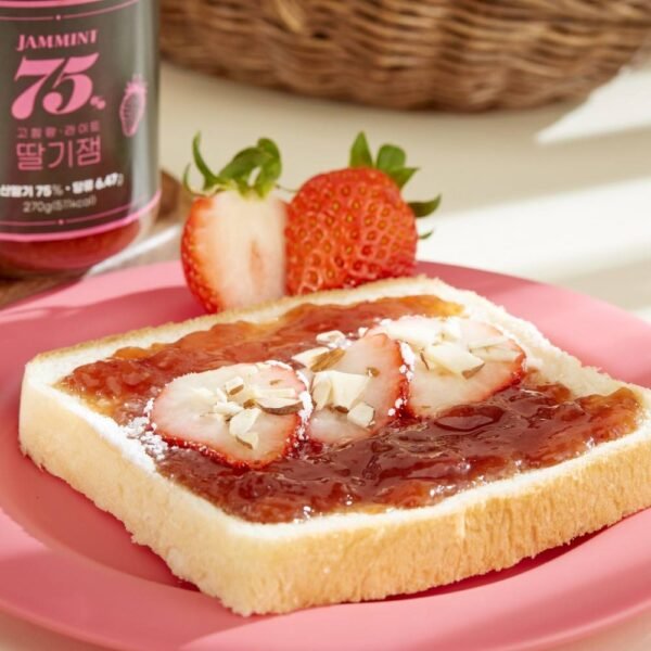 75% high-content light strawberry jam Sweet & rich strawberry flavor made with fruit spreadable texture breakfast jam